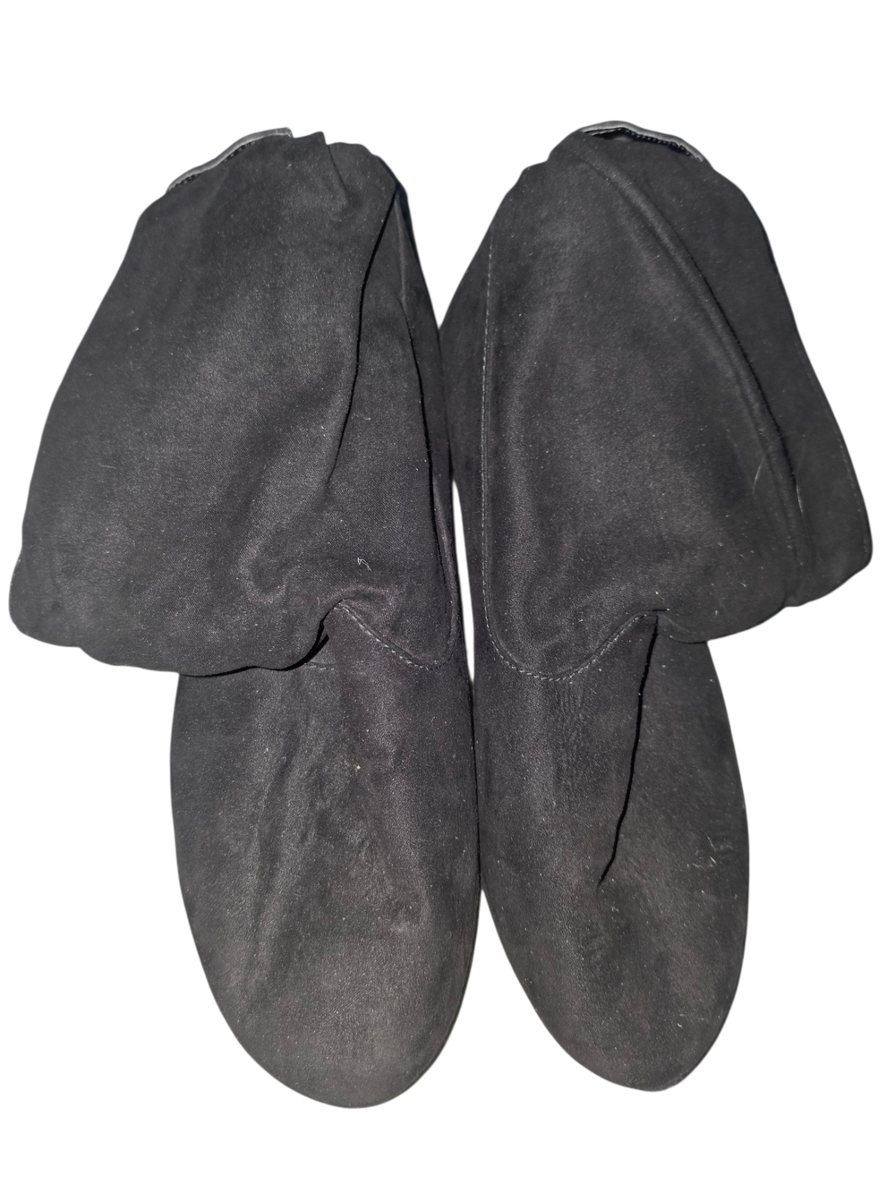 4/9/11. Time And Tru Womens Black  Suede Booties